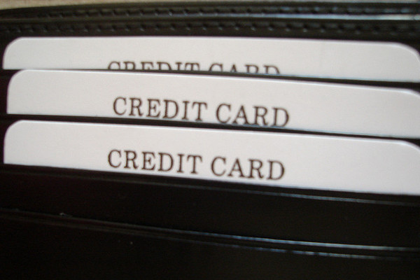 Debemos cuidar la seguridad de nuestras tarjetas de crédito. Imagen de Mike Linksvayer en Flickr bajo licencia Creative Commons