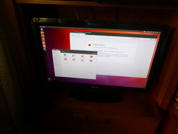 El resultado de la operación: todo un GNU/Linux Ubuntu ejecutándose con el televisor como pantalla